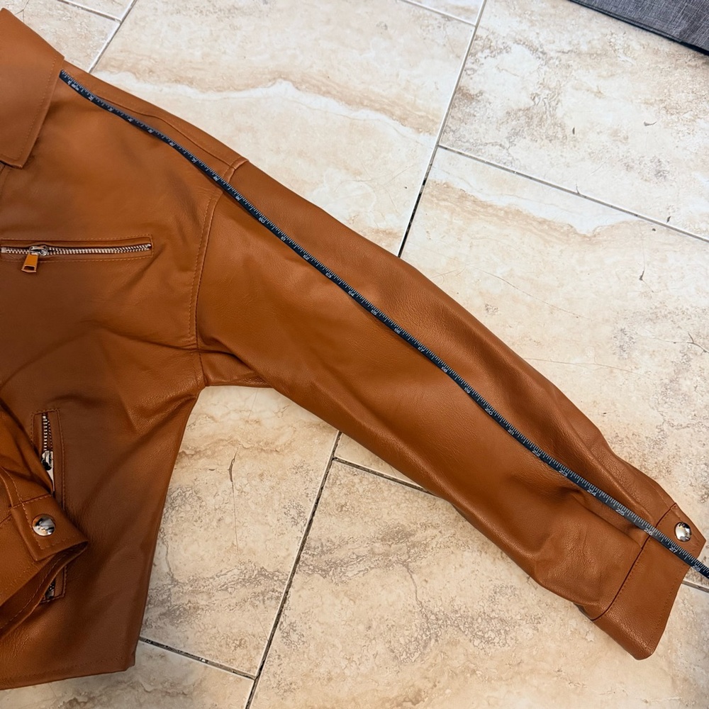 🎉 SOLD - SHEIN Brown/Tan Faux Leather Moto Jacket – Size S - Picture 8 of 9